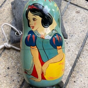 Snow White and the 7 dwarfs (including wicked witch) nesting dolls
